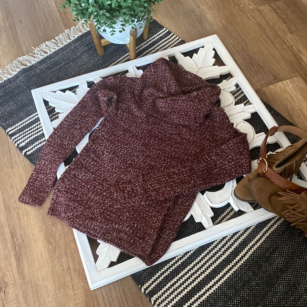 Brand new Madison Lily sweater size xs.